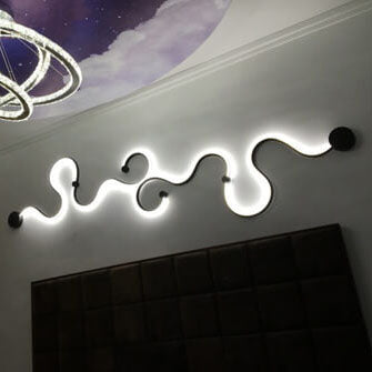 Modern Curved Aluminum LED Wall Sconce