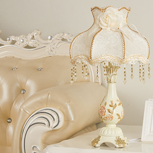 European Traditional Fabric Table Lamp