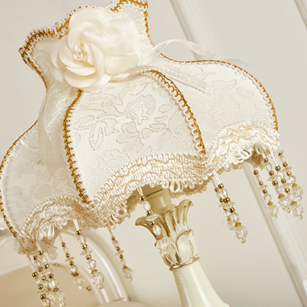 European Traditional Fabric Table Lamp